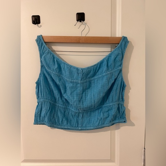 NWOT On/Off the shoulder Blue Smocked Crop Top - Picture 6 of 7